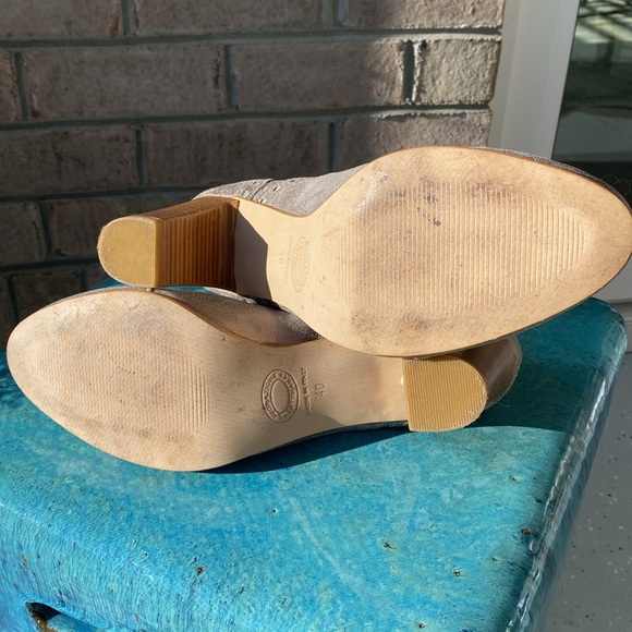 Shimmering Silver Italian Leather Wingtip Heels - Picture 11 of 13